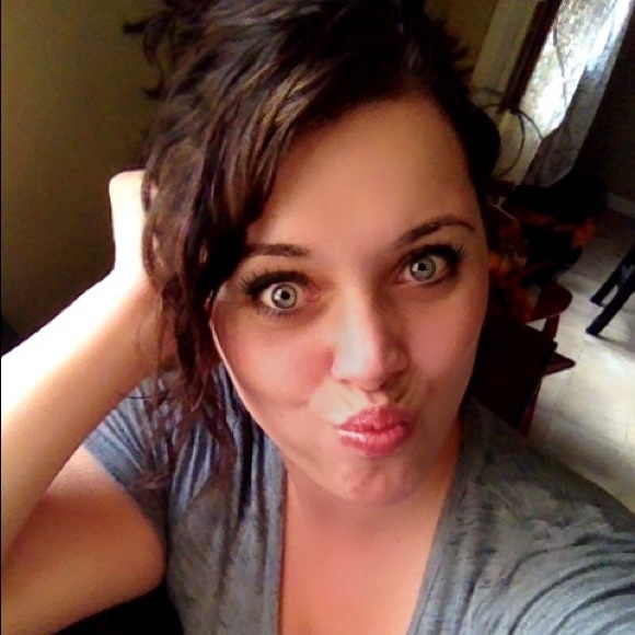 Meet your Posher, Britney - Picture 5 of 6